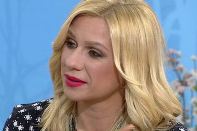 Έξαλλη η Καραβάτου με συνεργάτη της: Ωραίο το χιουμοράκι, υπάρχει κι ένα όριο