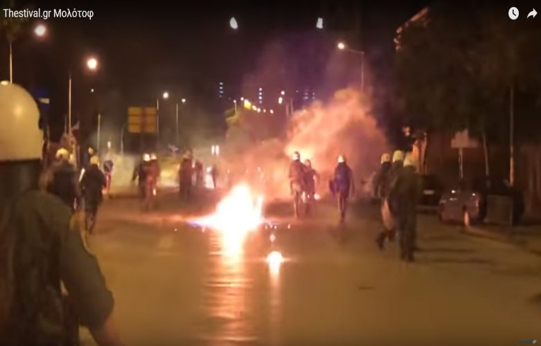 Μολότοφ και δακρυγόνα τα ξημερώματα στη Θεσσαλονίκη