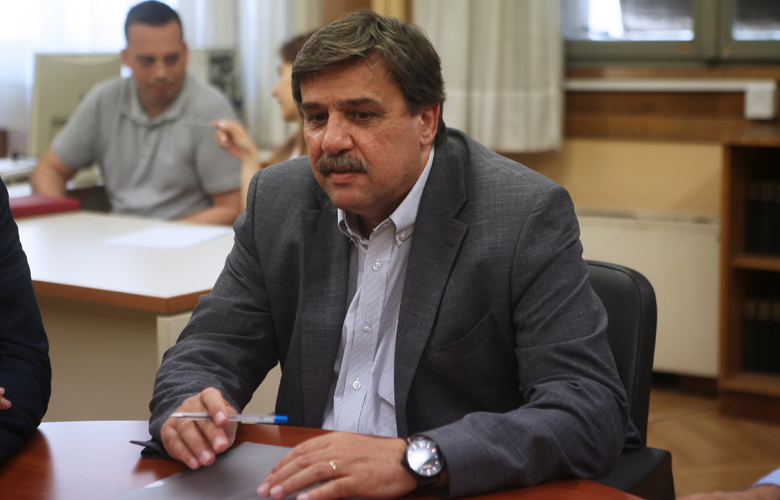 «Δεν μπορεί να πληρώνει ο ασθενής από την τσέπη του για εξετάσεις. Είναι παράνομο»