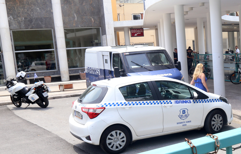 Παλαιοί «γνώριμοι» της αντιτρομοκρατικής οι δύο από τους τρεις συλληφθέντες στη Θεσσαλονίκη