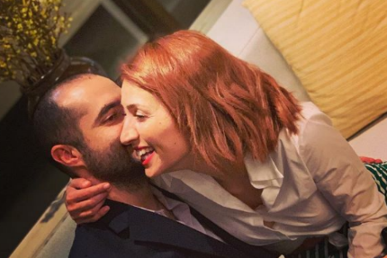 Η Μαρία Ηλιάκη ποζάρει με νυφικό και απαντάει στις φήμες που τη θέλουν να παντρεύεται