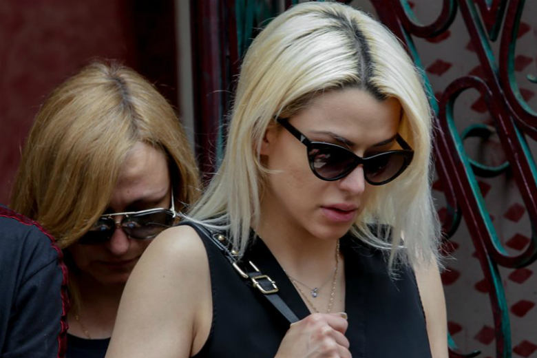 Στέλλα Μιζεράκη: H νυχτερινή έξοδος με την μητέρα του Πάνου Ζάρλα