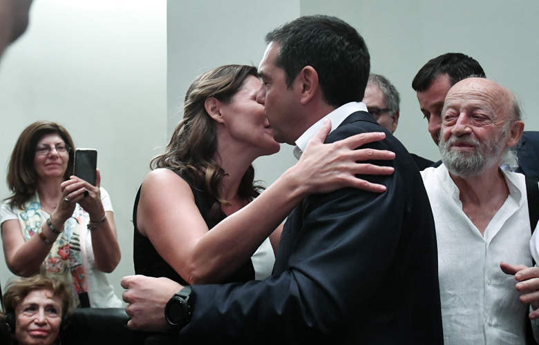 Εθνικές εκλογές 2019: Το τρυφερό φιλί της Μπαζιάνα στον Τσίπρα μετά τις δηλώσεις του