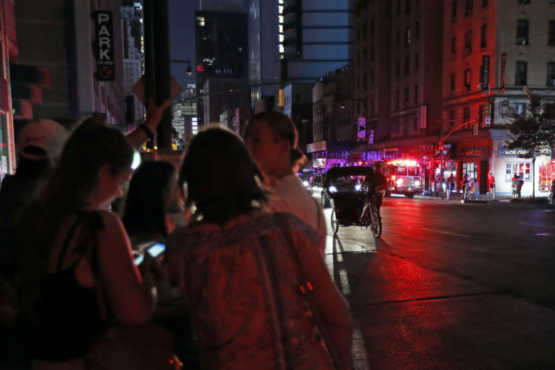 Έσβησαν τα φώτα και στην εμβληματική Time Square από βλάβη στο δίκτυο ηλεκτροδότησης
