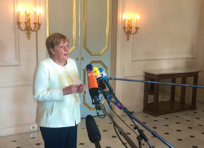 Η νέα εμφάνιση της Μέρκελ που προκάλεσε ερωτηματικά για την υγεία της