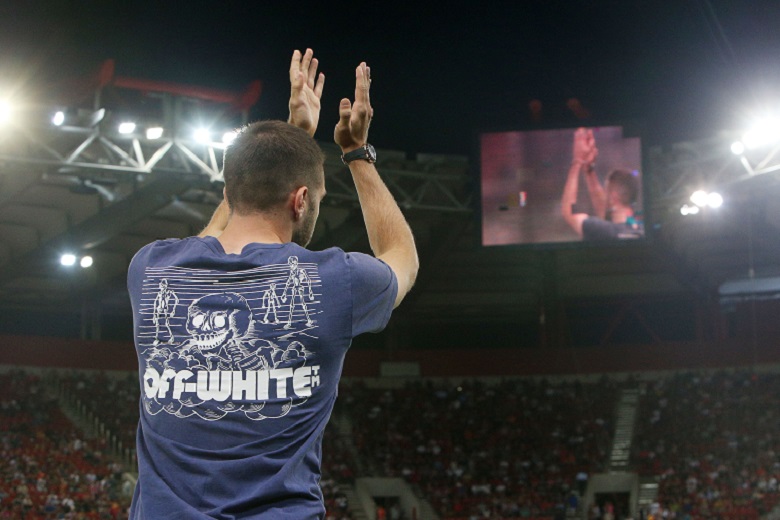 Τα δάκρυα του Κώστα Φορτούνη με τις ευχές των συμπαικτών του