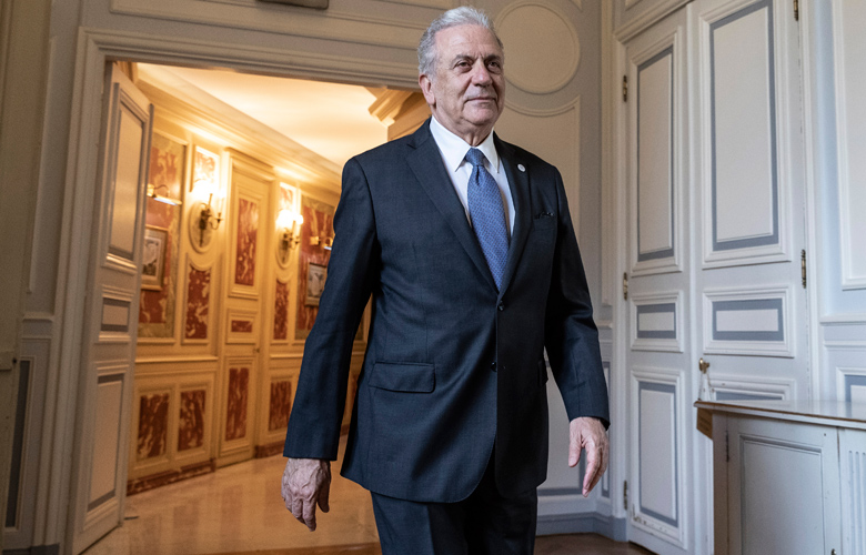 Αβραμόπουλος: Χρειάζονται νόμιμες οδοί για να φτάνoυν στην Ευρώπη οι πρόσφυγες