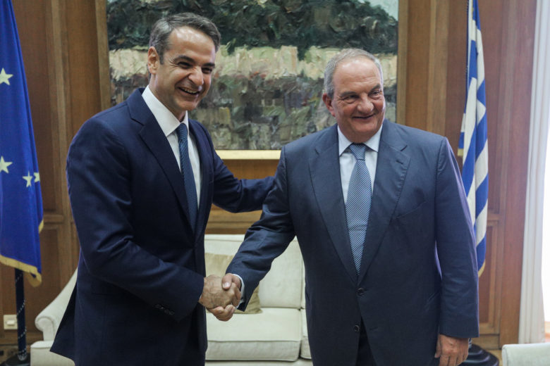 Τι συζήτησαν Μητσοτάκης – Καραμανλής