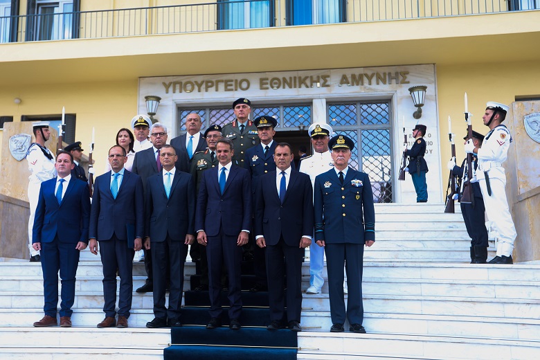 Μητσοτάκης: Επιχειρησιακή ετοιμότητα και υψηλό ηθικό οι Ένοπλες Δυνάμεις
