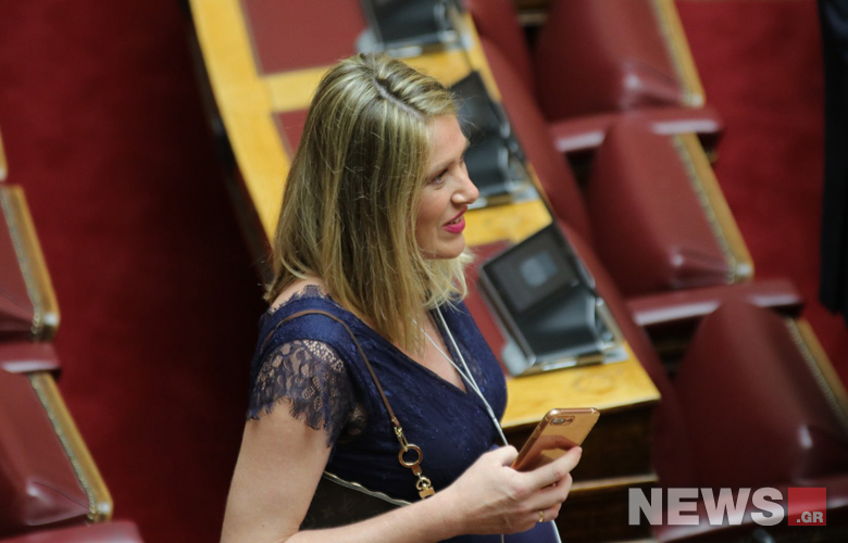 Ορκωμοσία Βουλής: Η έγκυος βουλευτής που έκλεψε τις εντυπώσεις