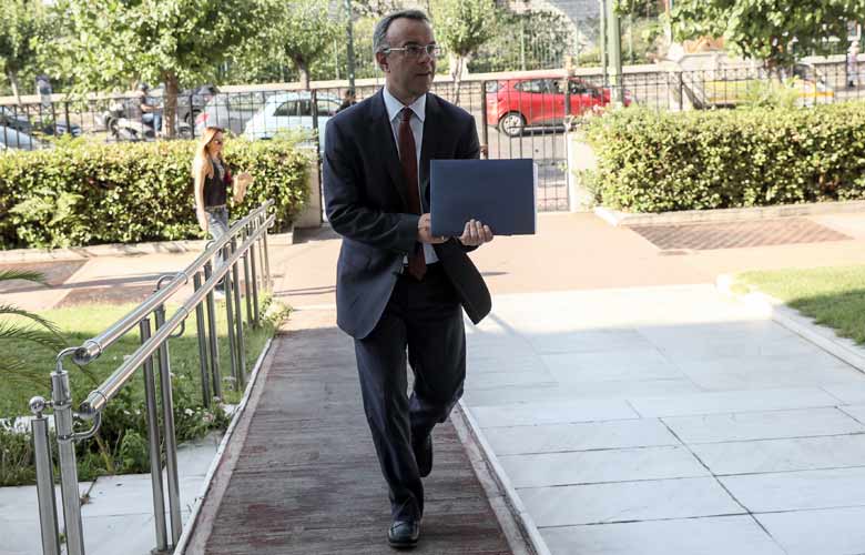 Οι «νάρκες» που πρέπει να εξουδετερώσει το οικονομικό επιτελείο μέχρι τον Μάιο