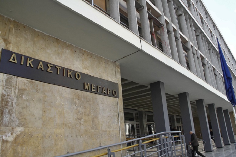 Προφυλακιστέος ο 53χρονος που επιτέθηκε με τσεκούρι στη σύζυγό του