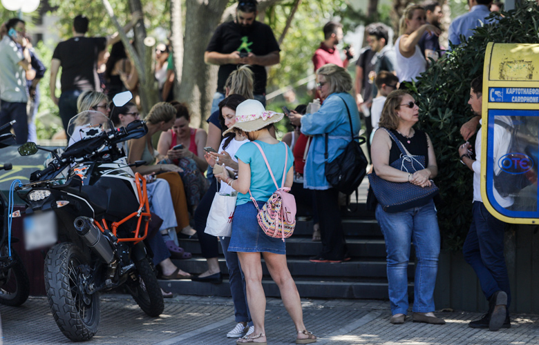 Ενημέρωση τουριστών για σεισμική δόνηση και οδηγίες