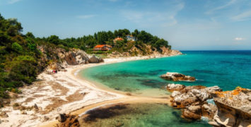 Στα επίπεδα του 2023 αναμένεται να κινηθεί η φετινή σεζόν για τα ξενοδοχεία της Χαλκιδικής