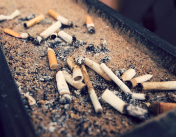Ναρκώνουν τα υποψήφια θύματα με δηλητηριασμένα τσιγάρα και τους «ξαφρίζουν»