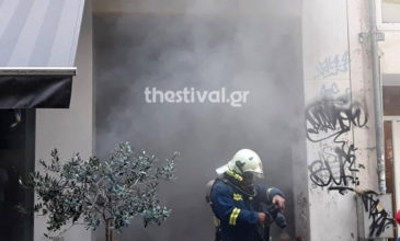 Φωτιά σε ισόγειο πολυκατοικίας στο κέντρο της Θεσσαλονίκης