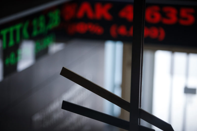 «Βουτιά» κάτω από τις 800 μονάδες στο Χρηματιστήριο