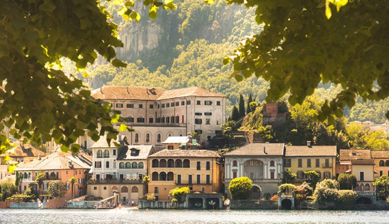 Όρτα Σαν Γκουίλιο, ένα όμορφο Ιταλικό χωριό στις όχθες της λίμνης Όρτα