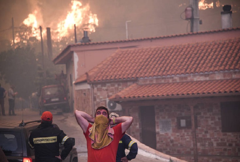 Η πρώτη εικόνα από το χωριό Κοντοδεσπότι που εκκενώνεται