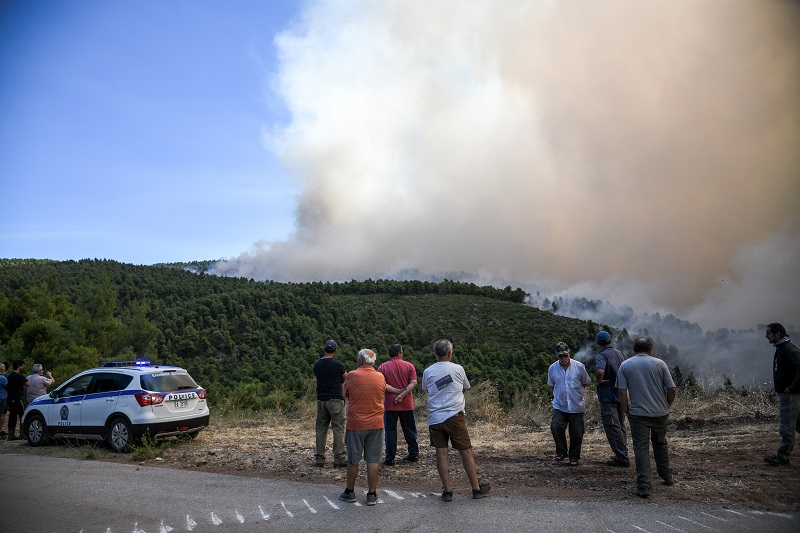 Εκκενώνεται και δεύτερος οικισμός στην Εύβοια