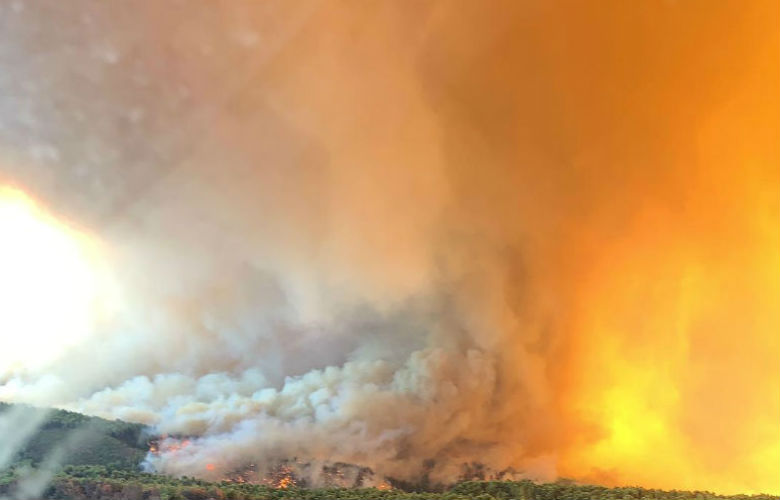 Η φλεγόμενη Εύβοια από ψηλά