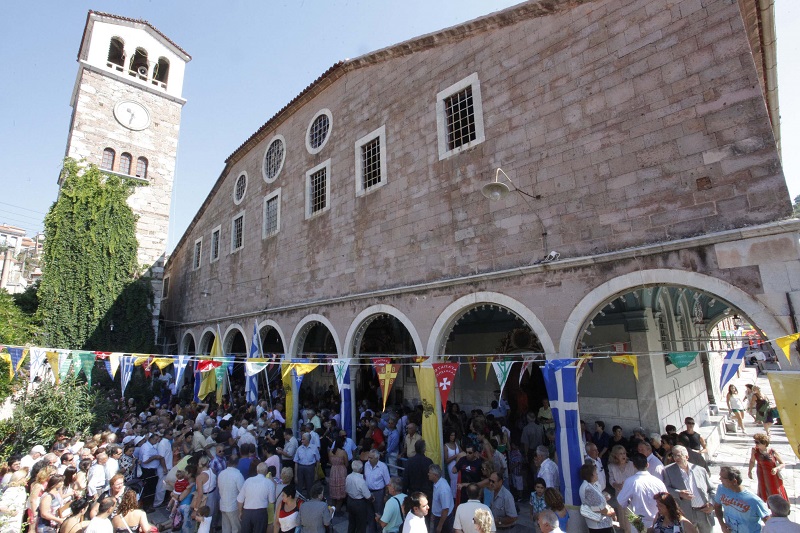 Χιλιάδες προσκυνητές στην Παναγία Σιών της Αγιάσου