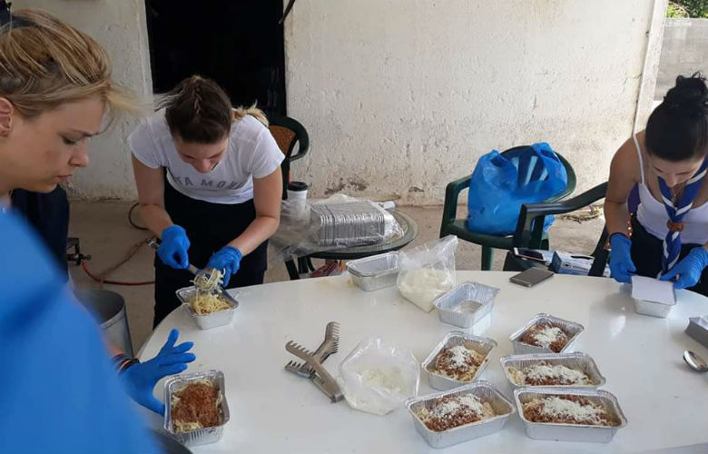 Στο πλευρό των πυροσβεστών στην Εύβοια οι πρόσκοποι