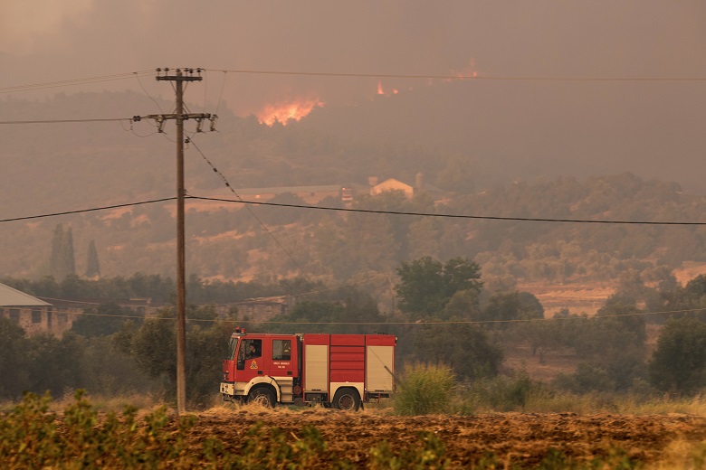 Σαρανταπέντε φωτιές σε όλη τη χώρα μέσα σε ένα εικοσιτετράωρο