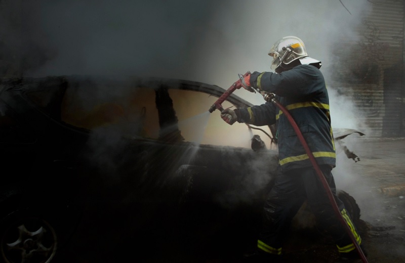 Φωτιά σε αυτοκίνητο μέσα στη σήραγγα των Τεμπών