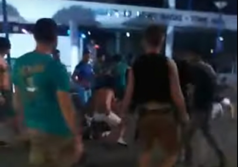 Άγριο ξύλο μεταξύ τουριστών στην Αγία Νάπα της Κύπρου