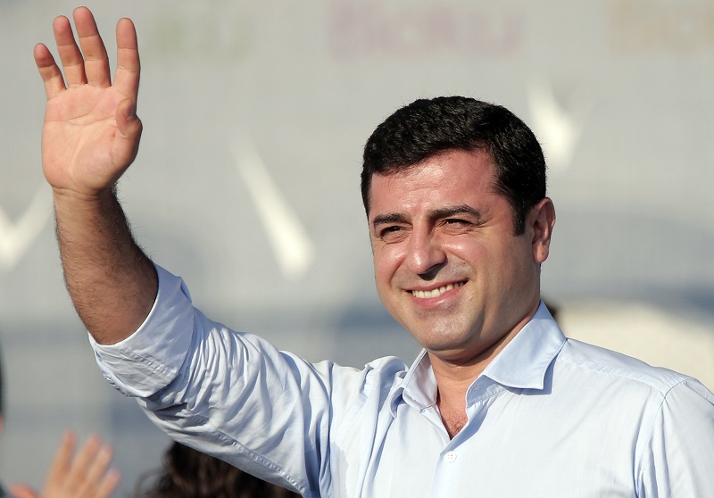 Την αποφυλάκιση του κούρδου ηγέτη Ντεμιρτάς ζητούν οι δικηγόροι του