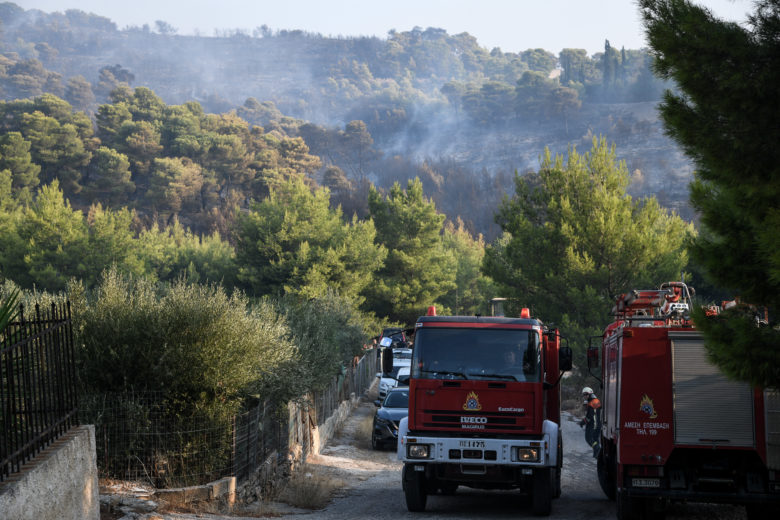 Κάτοικο της περιοχής υποπτεύεται η Πυροσβεστική για τη φωτιά στη Νέα Μάκρη