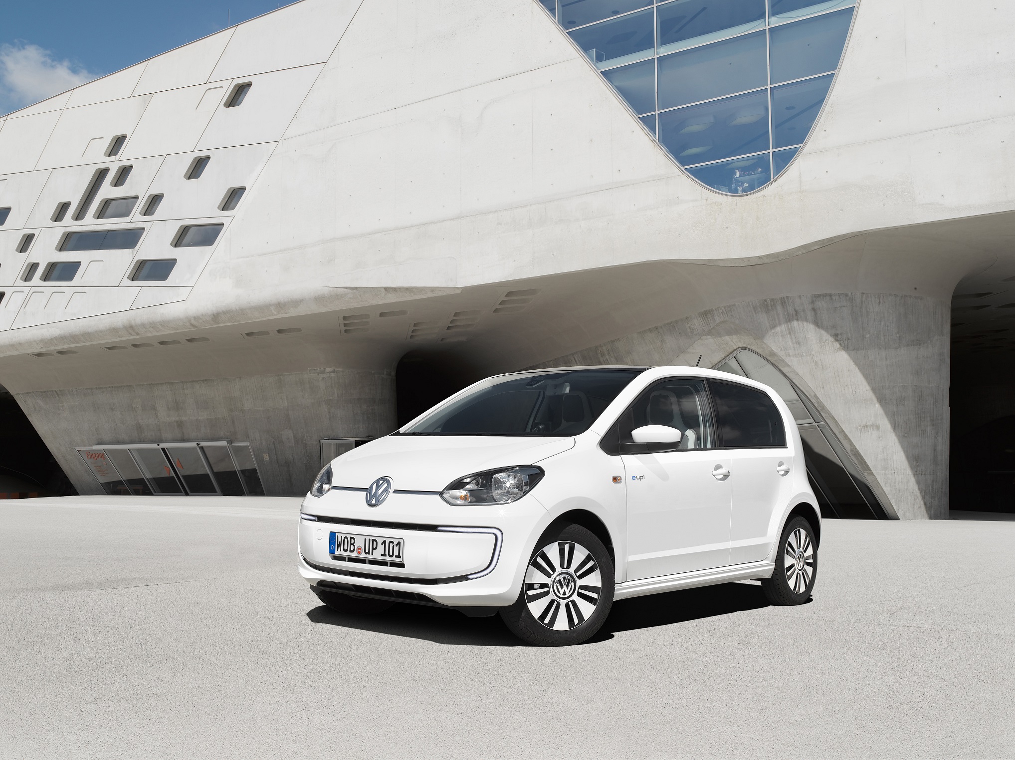 Η Kosmocar στη ΔΕΘ: Ένα περίπτερο αφιερωμένο στην ηλεκτροκίνηση