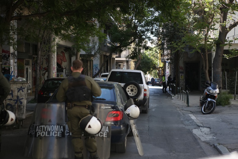 Προσαγωγές στα Εξάρχεια σε επιχείρηση της ΕΛ.ΑΣ για ναρκωτικά