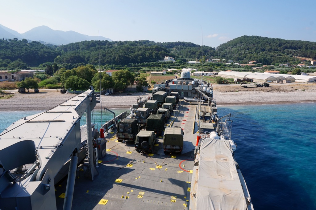 Σφίγγει ο κλοιός για 10 άτομα για την απώλεια στρατιωτικού υλικού στη Λέρο