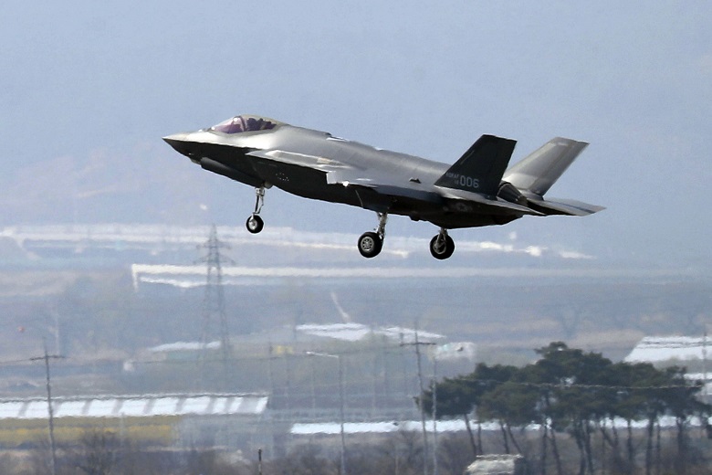 Οι ΗΠΑ πωλούν 32 μαχητικά F-35 στην Πολωνία