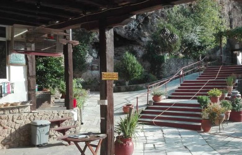 Κινηματογραφική ληστεία σε μοναστήρι στη Βέροια