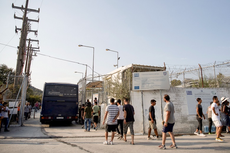 Ξεπέρασαν τους 10.000 οι μετανάστες στο κέντρο της Μόριας