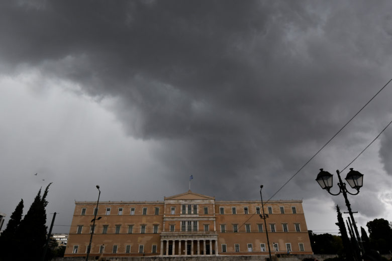 Συννεφιά με τοπικές βροχές και καταιγίδες το Σάββατο