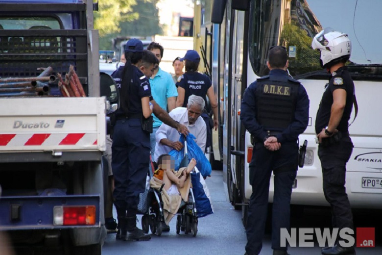Στην Κόρινθο μεταφέρονται οι μετανάστες από τις καταλήψεις της Αχαρνών