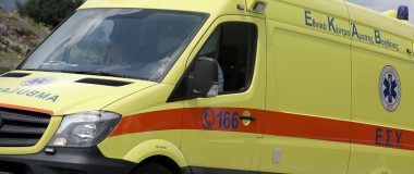 Τροχαίο στη Λάρισα – Σφοδρή σύγκρουση δύο οχημάτων, δύο άνθρωποι μεταφέρθηκαν στο νοσοκομείο