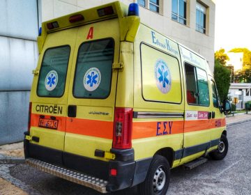 Χτύπησαν με πέτρα εργαζόμενο απορριμματοφόρου στις Αχαρνές