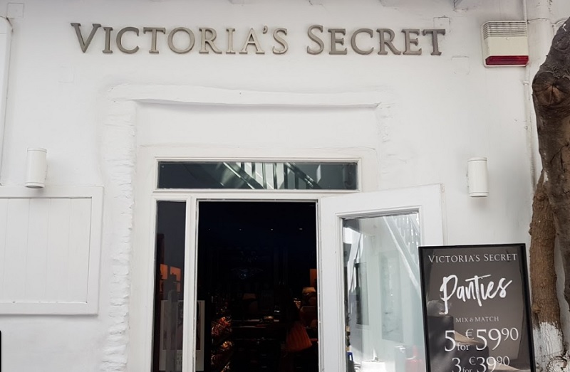 Οι «άγγελοι» της Victoria’s Secret εγκαταλείπουν την Μύκονο
