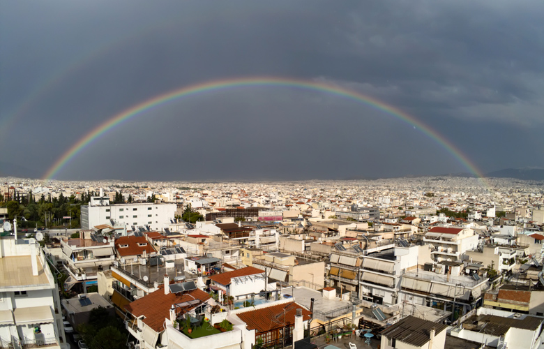 Μετά την καταιγίδα… το ουράνιο τόξο στην Αττική