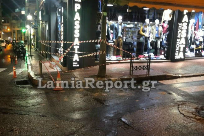 Παραλίγο τραγωδία στη Λαμία: Μαρκίζα κτιρίου έπεσε δίπλα σε 20χρονο