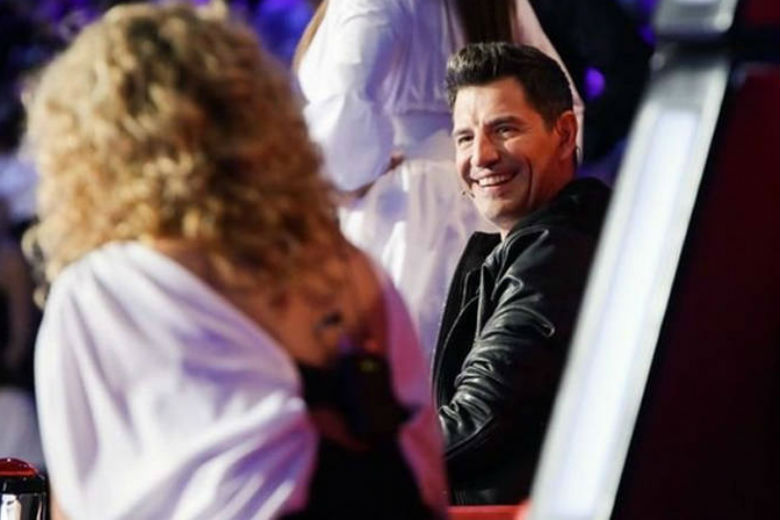The Voice: Η γιαγιά διαγωνιζόμενης τρέλανε το μουσικό show