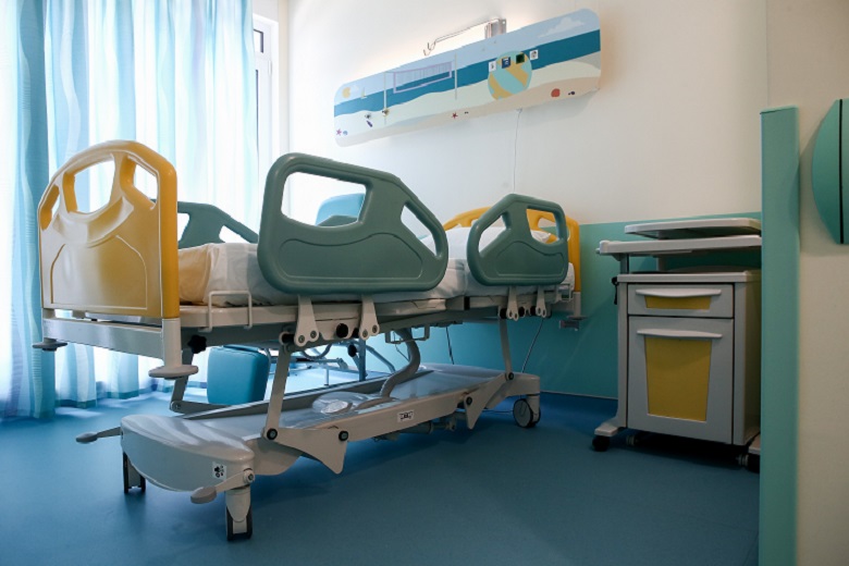 Στην Ελλάδα η αποθεραπεία της 8χρονης που δέχθηκε αδέσποτη σφαίρα