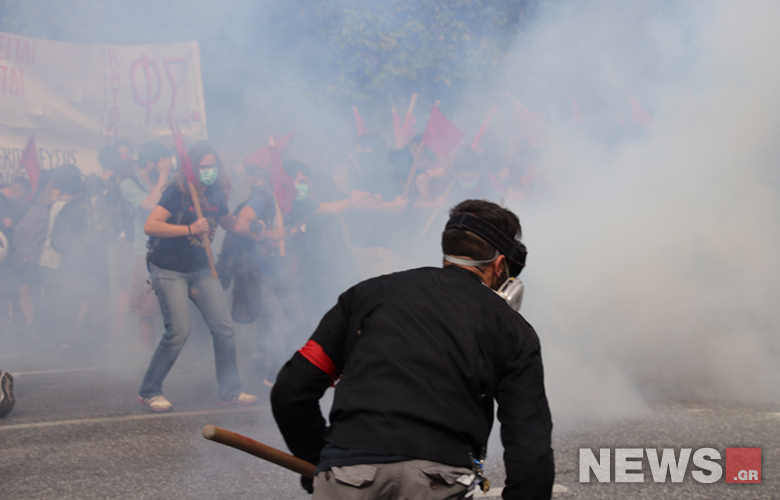 Ένταση και χημικά στο φοιτητικό συλλαλητήριο στο κέντρο της Αθήνας