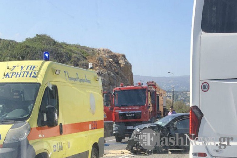 Μετωπική σύγκρουση δύο ΙΧ στο Ρέθυμνο με έναν νεκρό
