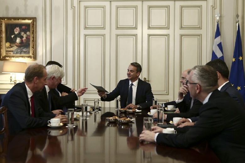 Επαφές Μητσοτάκη με εκπροσώπους εταιρειών τηλεπικοινωνιών και ενέργειας